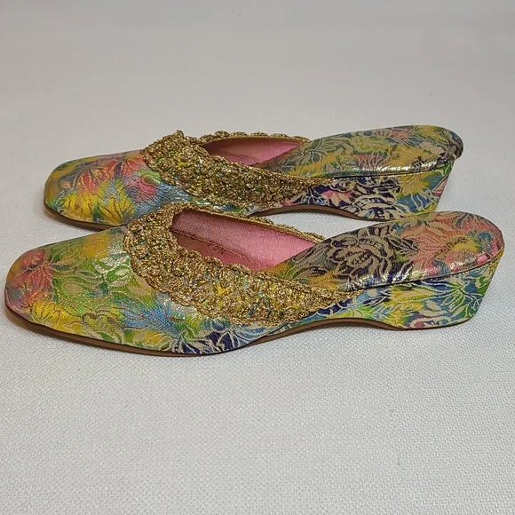 Vintage 1960's Oophies brocade slippers * gold multicolor * 7.5 N - Picture 5 of 11